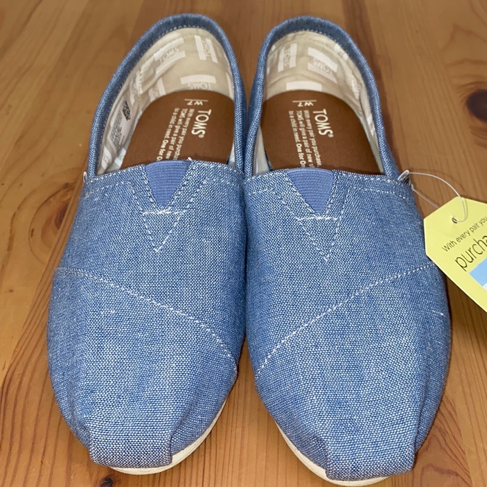 BRAND NEW TOMS SHOES